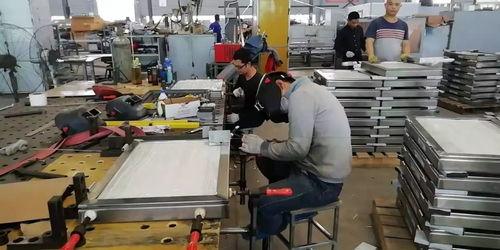 祖國(guó)69年華誕,金剛防彈玻璃生產(chǎn)如火如荼