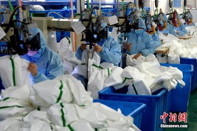 安徽:趕制防護(hù)服為防控疫情提供保障